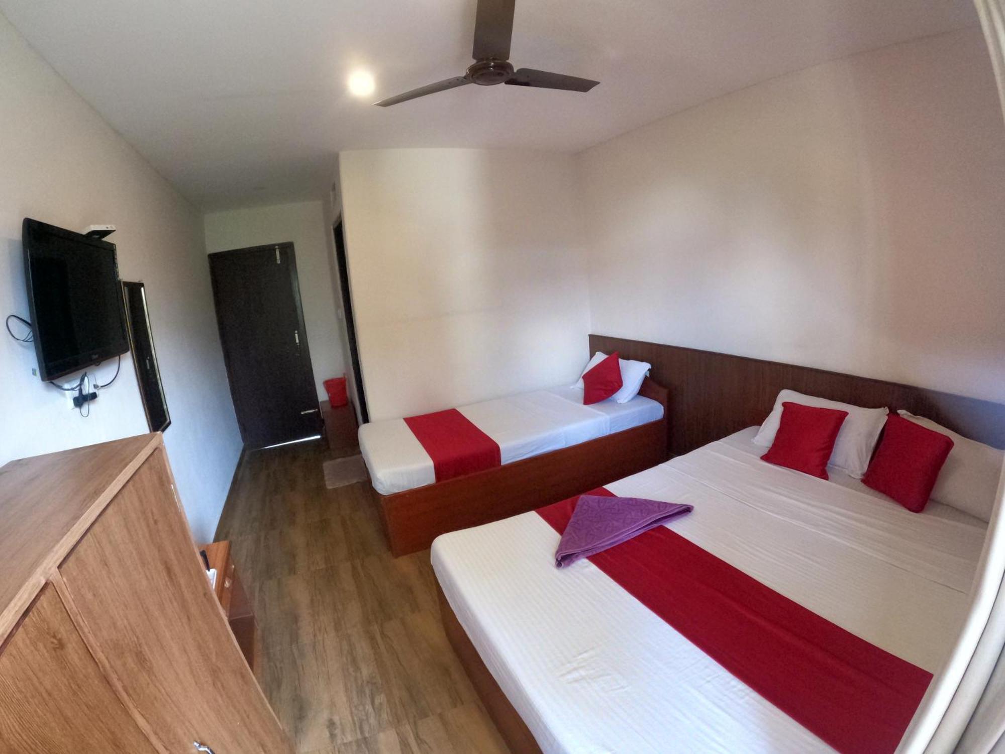 Hotel Dolly Pokhara Dış mekan fotoğraf